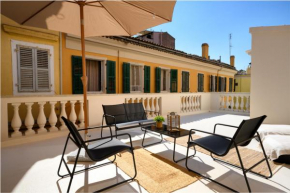 The In Town Apartment - With a Private Terrace